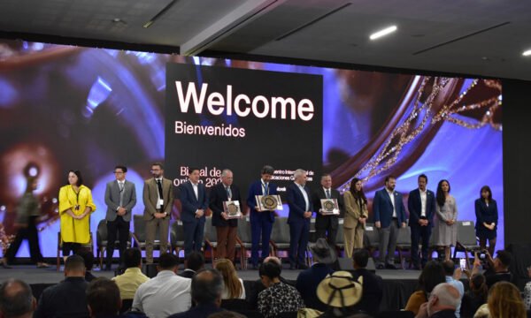 oriGIn América Latina ANTENA CRT