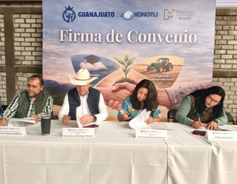 Practicas Xonotli firma convenios con universidades y agroempresas