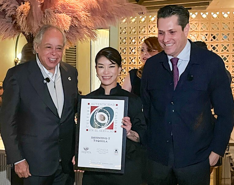 distintivos T foodex japón